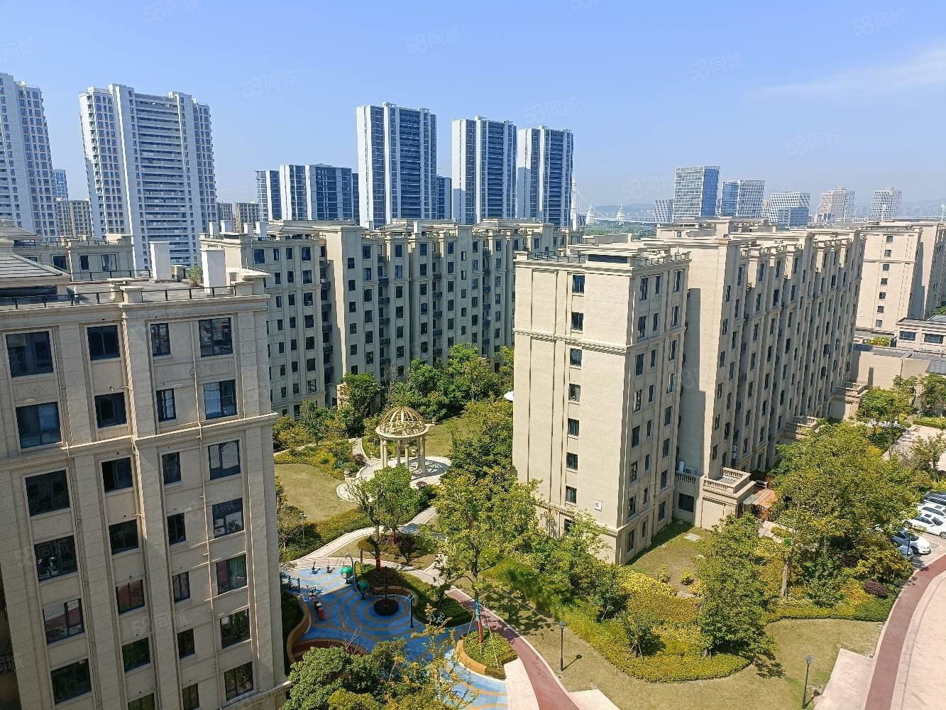 白鹭湾花园3室2厅2卫118㎡南185万