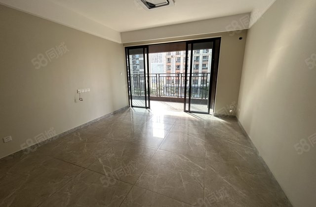 保利中环广场3室2厅116.14㎡82.8万二手房图片