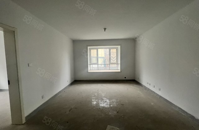 万达北邻，新房未住，三室，南北通透户型送储藏室