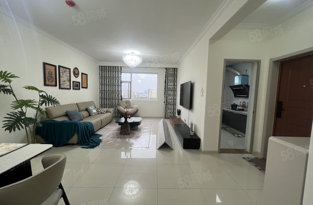 新城邦电梯好楼层 三室两厅两卫 带家具家电 香格里 水岸新城