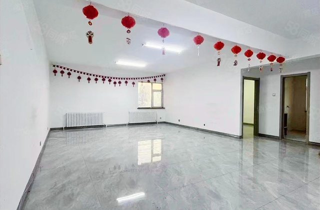 财富广场2室2厅145.4㎡66万二手房图片