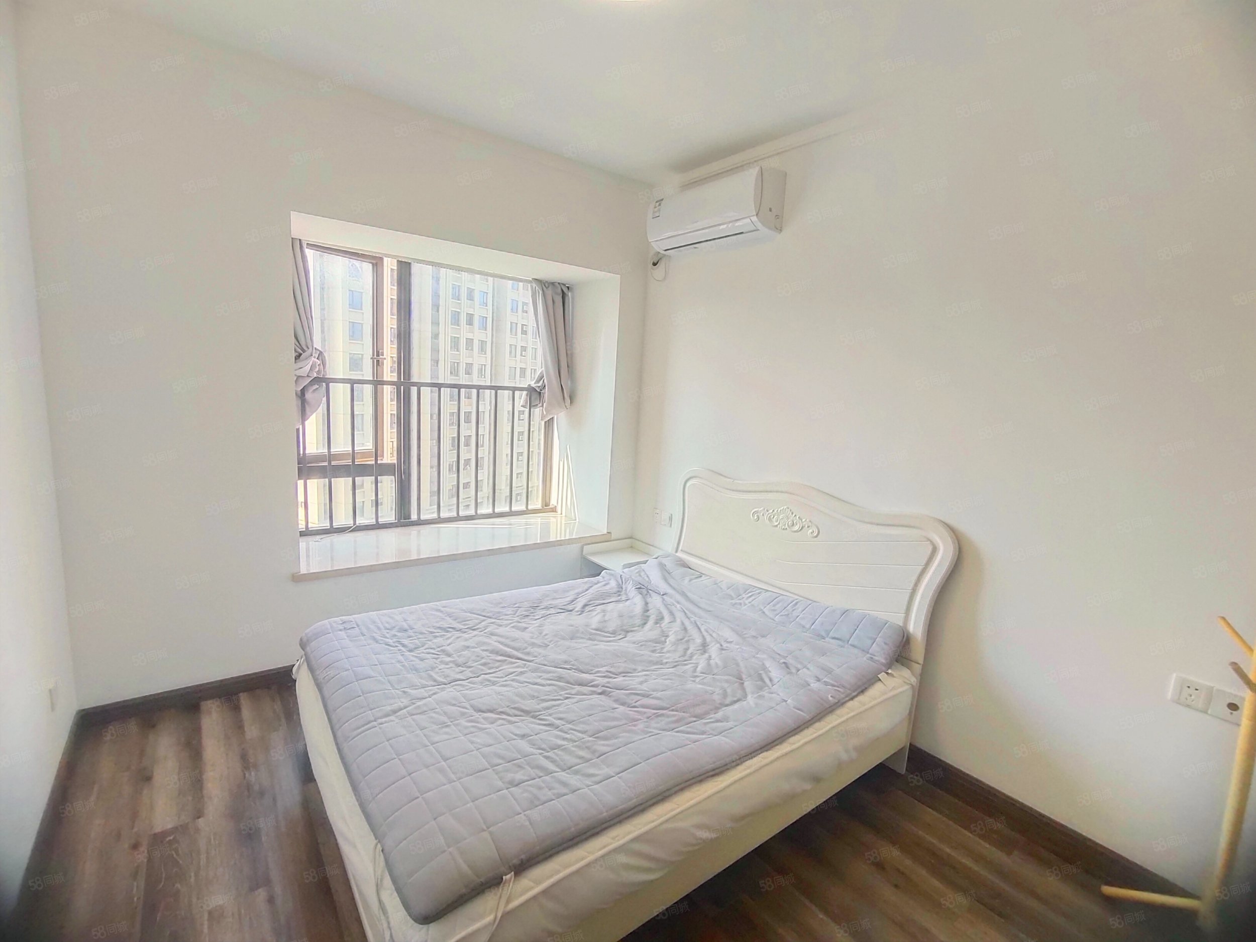 国贸天成2室2厅1卫77㎡南165万