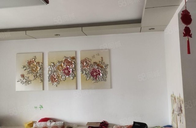 水晶城116平三室两厅一卫送车库送储中间好楼层报价70多万