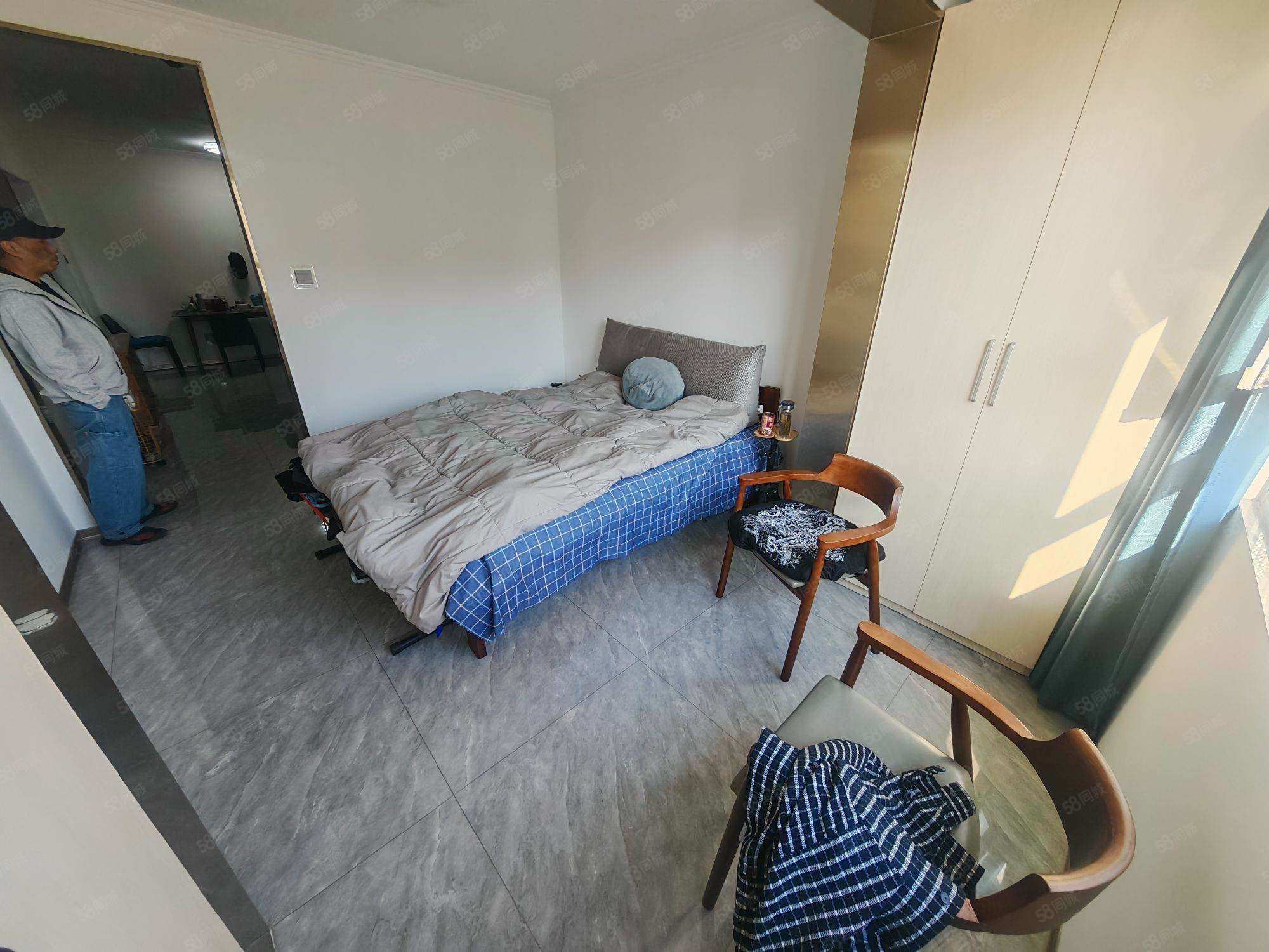 麗景嘉苑2號院1室1廳1衛(wèi)55㎡南150萬