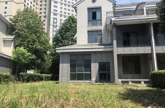 盘龙城一线湖景(别墅)2000亩湖景 依山傍水 前庭后院