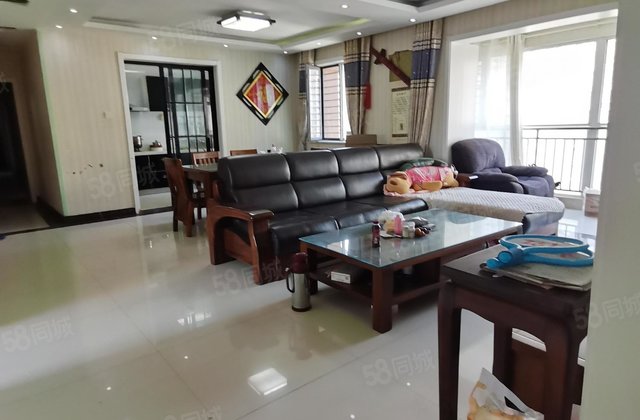 文轩本部  龙湾商品房 带储 带车位138平 电梯房双阳台