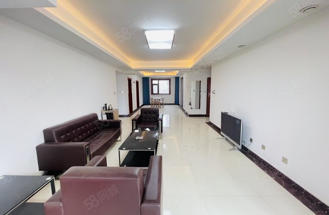 3室2厅 润景苑 朝南 161平 看房方便 有钥匙