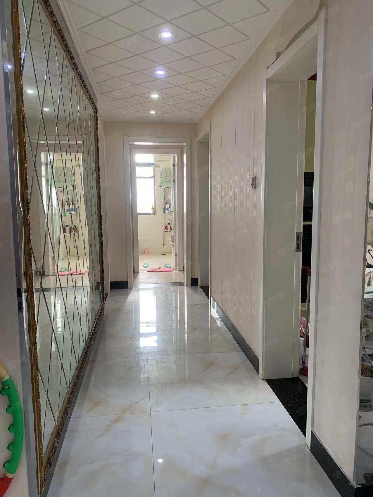 丽阳春都3室2厅2卫128.88㎡南82万