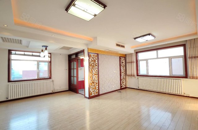 东昌湖畔好房急售～  三楼可隔三室～采光超赞～来约看房有钥匙