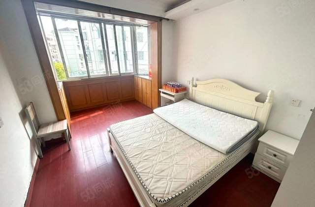 东湾小区1室1厅43.98㎡230万二手房图片
