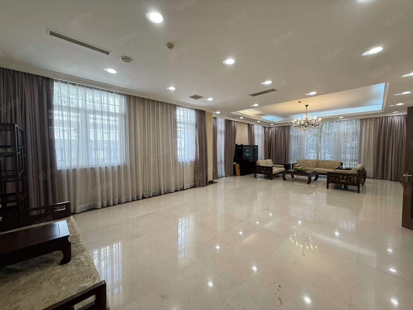 財(cái)富公館6室4廳8衛(wèi)1500㎡南北8400萬