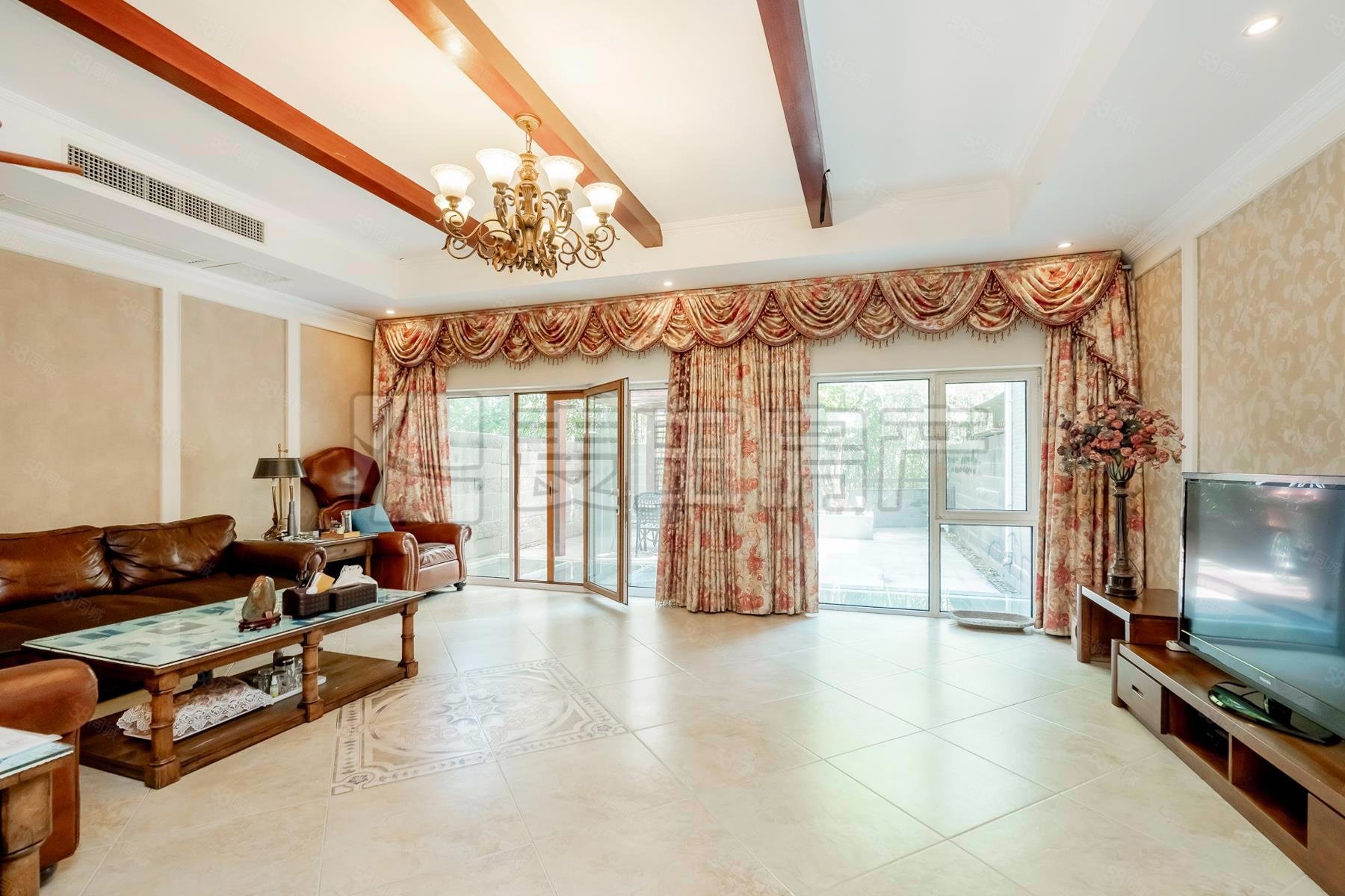 倚林佳園(別墅)5室3廳3衛(wèi)247㎡南北2980萬