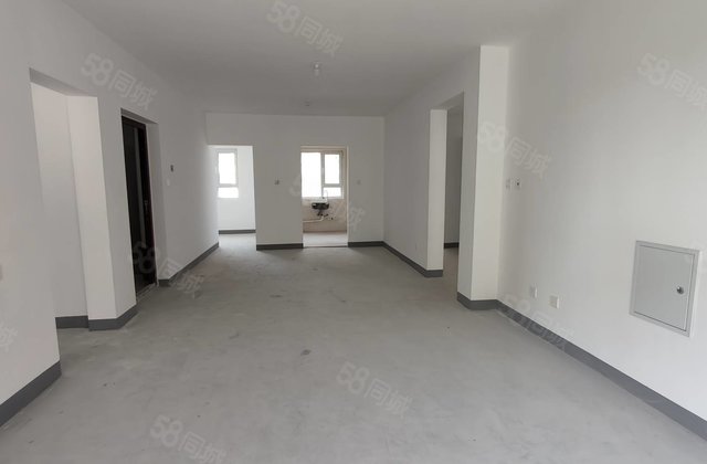 江北水镇小洋房！总高5层的中间楼层，新房未住，四叶草户型