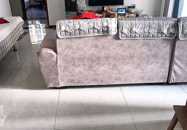 三实验附近精装修三室两卫西边户 带院 送车位免大税 随时看房