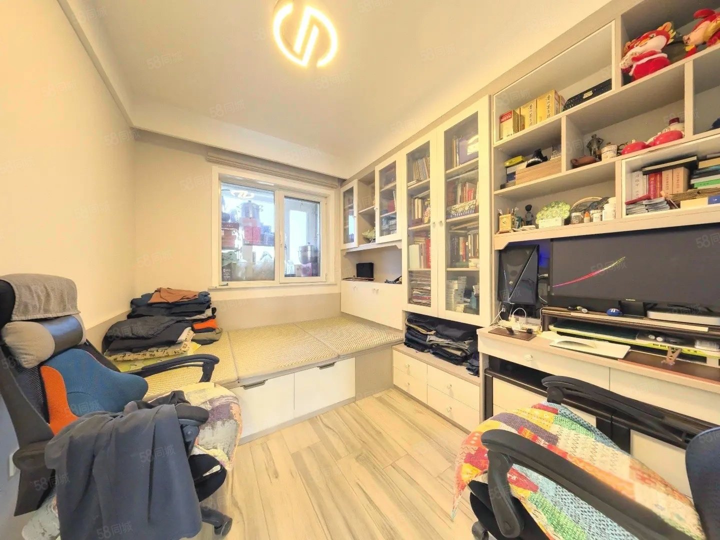 潤(rùn)西山苑4室2廳3衛(wèi)203.19㎡南790萬