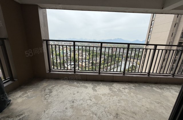 彰泰峰誉5室2厅135㎡60万二手房图片