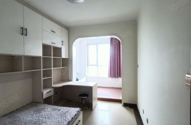 精装可拎包入住 满二 4室 双卫格局 免大税 带车储