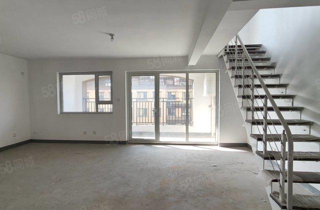 江北水镇小洋房！新房未住，上下两层，带个80平大露台送储藏室