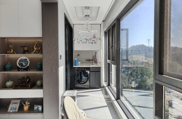 中铁龙盘湖世纪山水(公寓住宅)4室2厅146.53㎡95万二手房图片