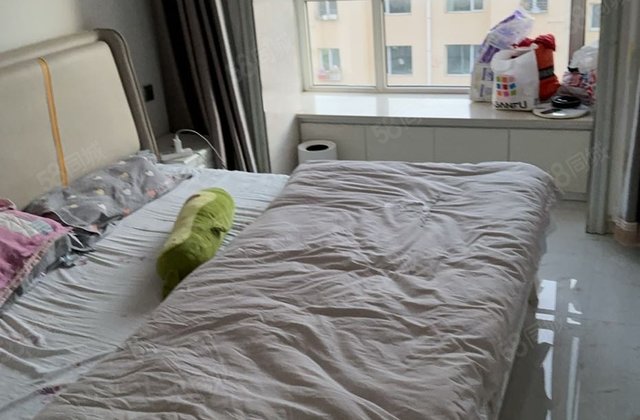 凤凰城2室1厅100.2㎡26万二手房图片