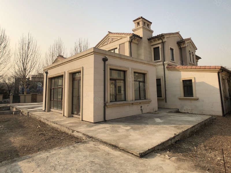 新上格拉斯小镇 有美景,有河湾看房找袁博同看五期大独栋样板间