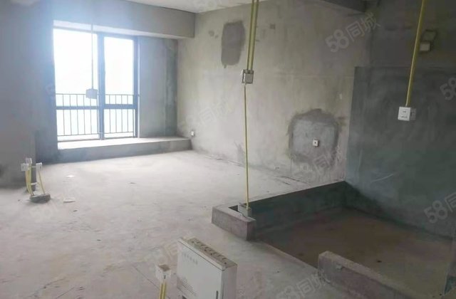 融侨新城法郡4室2厅132.88㎡105万二手房图片