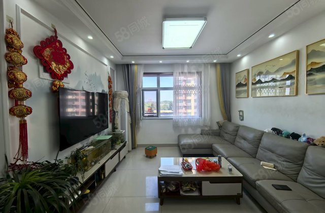 精装婚房 万达附近 明星兰庭 三室两厅 电梯房