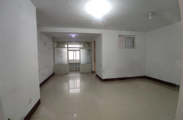 急售，老文轩一路之隔，多层二楼，正规三室，南北通透，看房方便