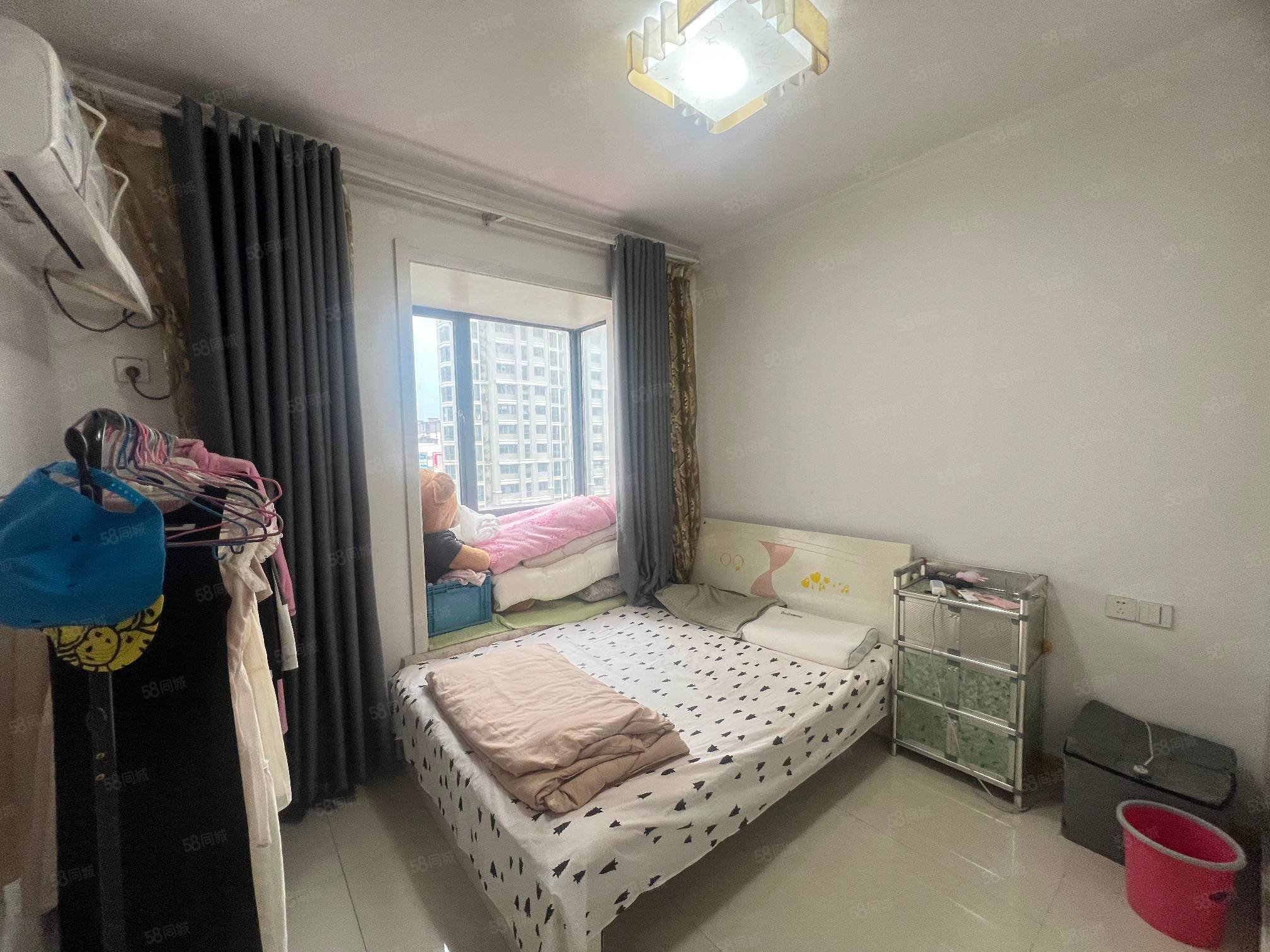 奥林清华3室2厅1卫109㎡南北52万