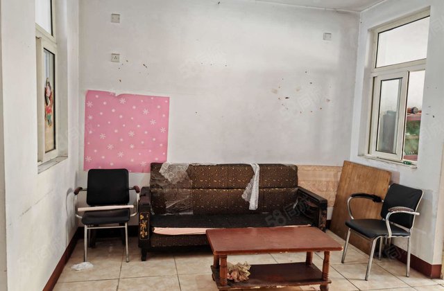 北顺 三中对过 东昌中学 向阳小区 中间楼层 两室 随时看房