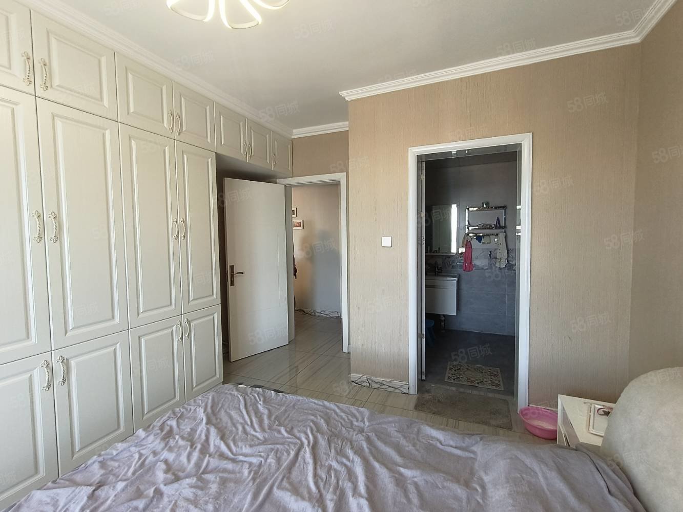 青湖铭城3室2厅2卫150㎡南北65万