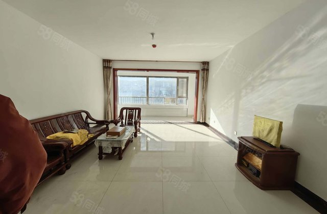 新出润景苑好楼层大三室两厅两卫！送车储！免大税