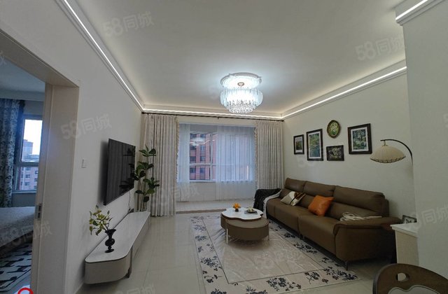 尚东新城邦南区 装修好 带电梯 密度低 中间好楼层 房龄新