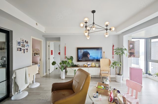 万科里金域国际(一二期)4室2厅140.4㎡270万二手房图片