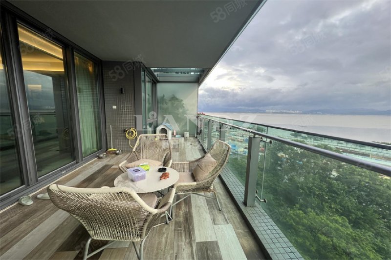 红树西岸3室2厅3卫202.33㎡西南0万