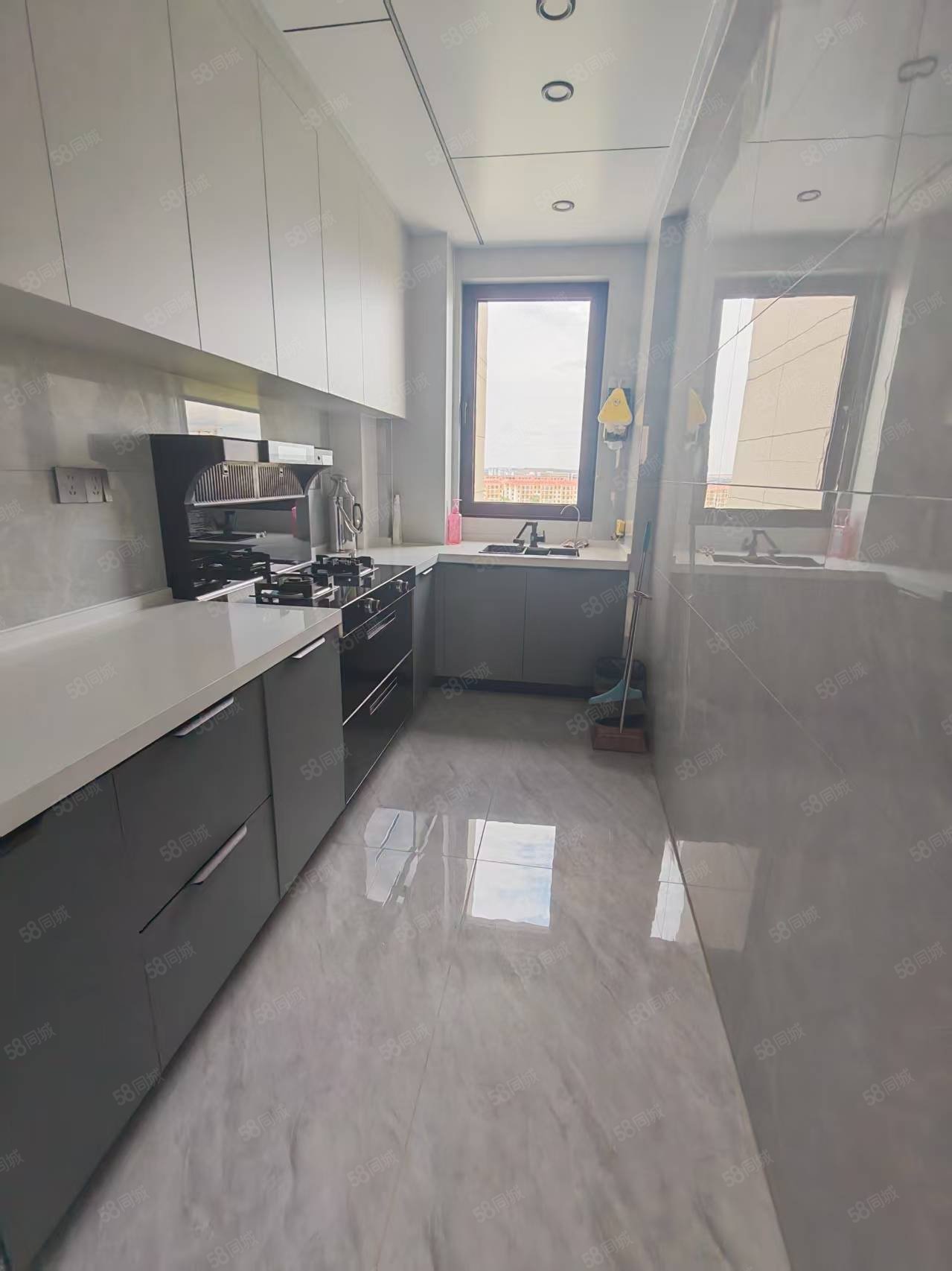 绿地斐勒公馆3室1厅1卫126㎡南85万