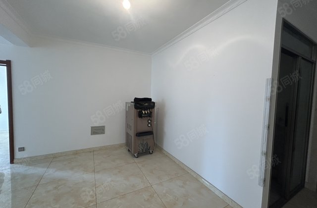 蓝爵国际2室1厅63㎡29.8万二手房图片