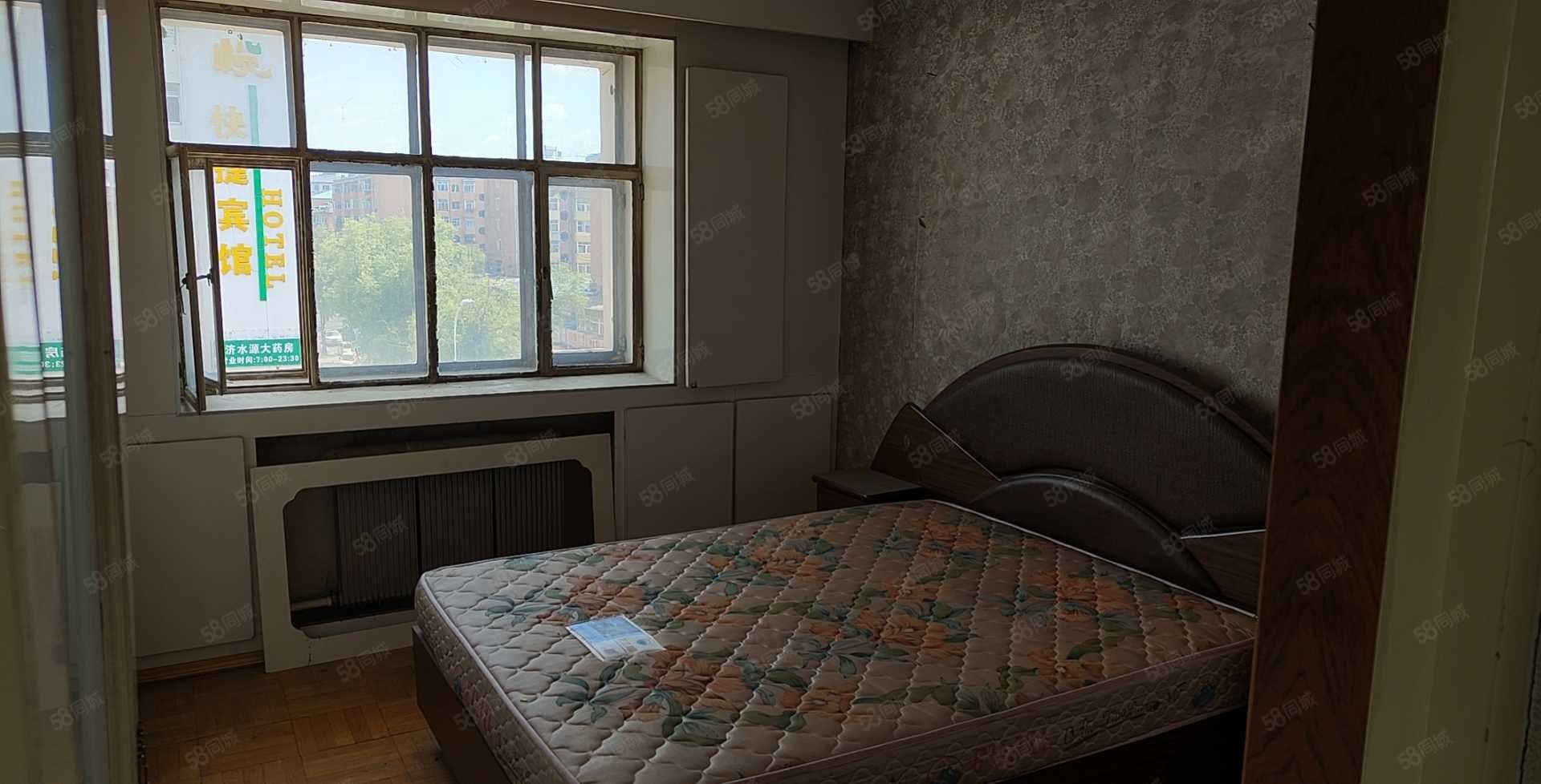 财政楼4室2厅2卫131.43㎡南北29万