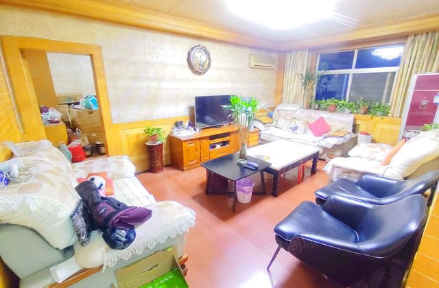 金隆住宅小区3室2厅1卫125.3㎡南北110万