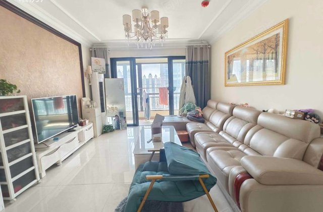 超 ！文轩总部，恒大名都，东边户，精装三室两厅两卫，带车位