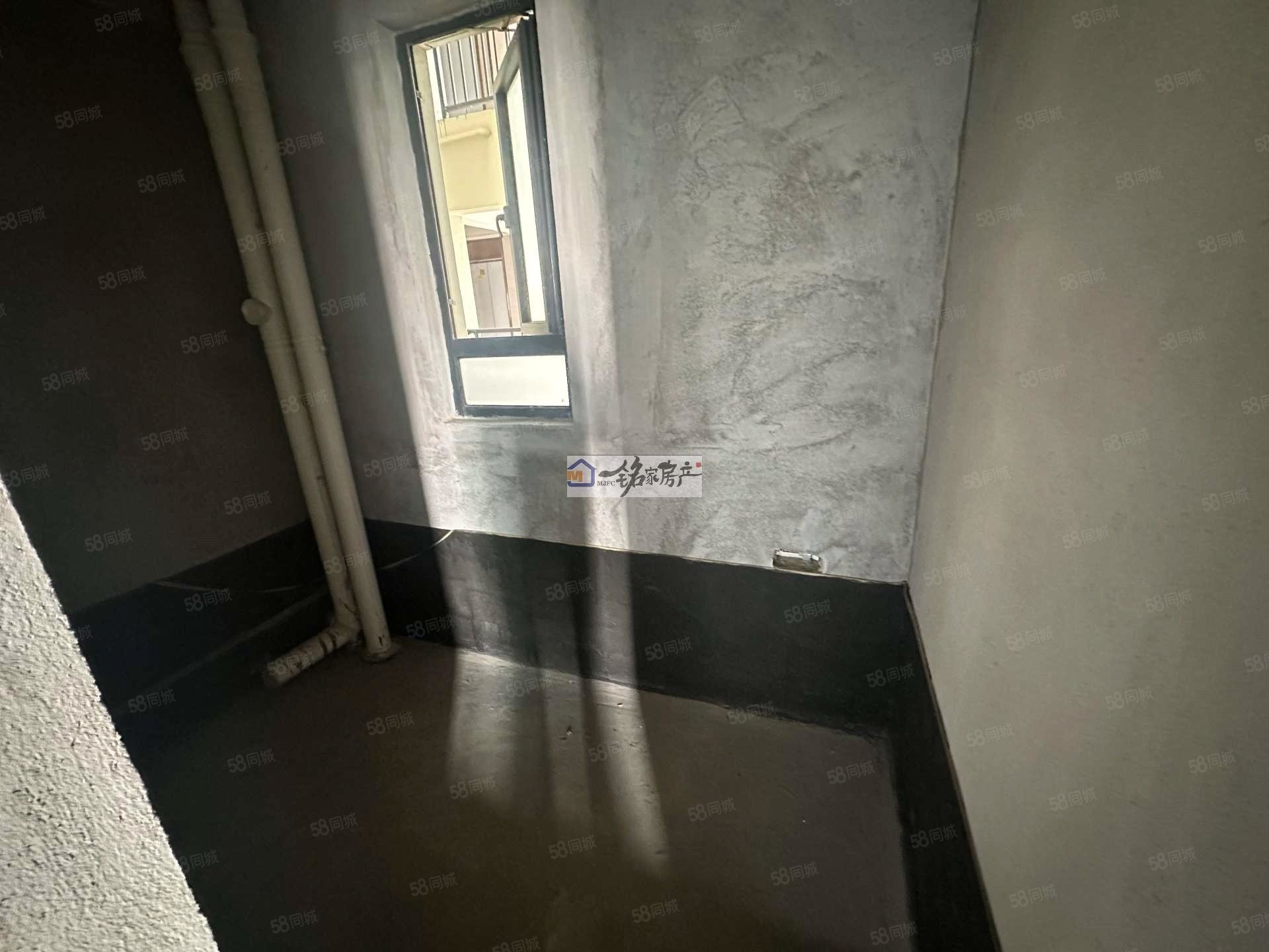 桃李江山3室2厅2卫118㎡南北78万