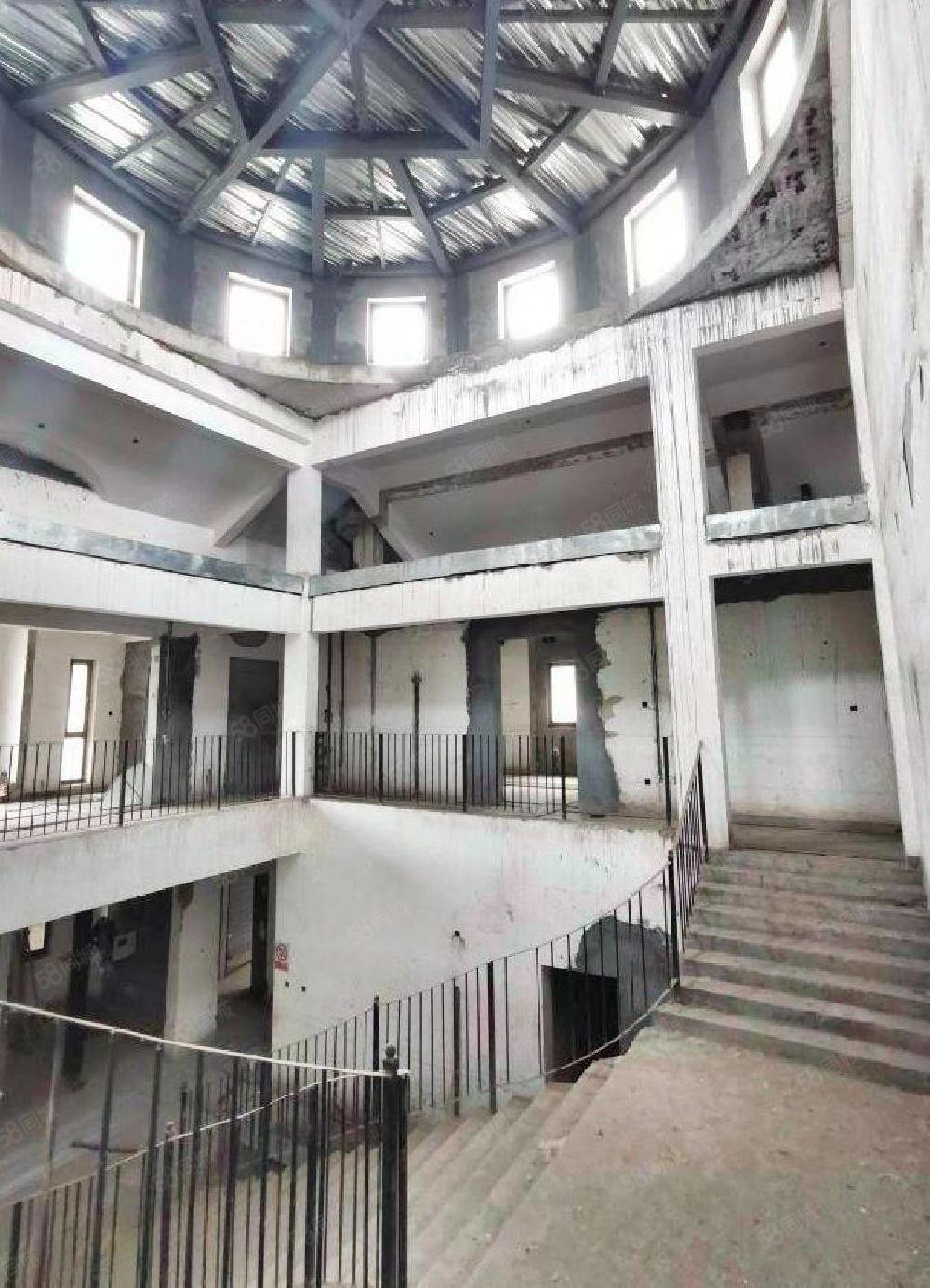 財富公館6室3廳7衛(wèi)1580㎡南北6300萬