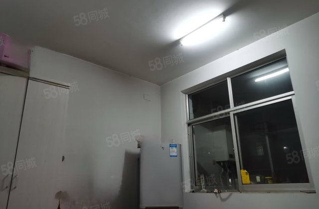 位置便利，紧邻东苑中学，滨河实验  ，免大税，个人房源。