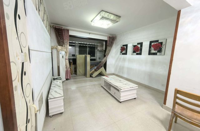 急售莲湖花园小区 电梯  6楼 户型很好 价格不高总高11层