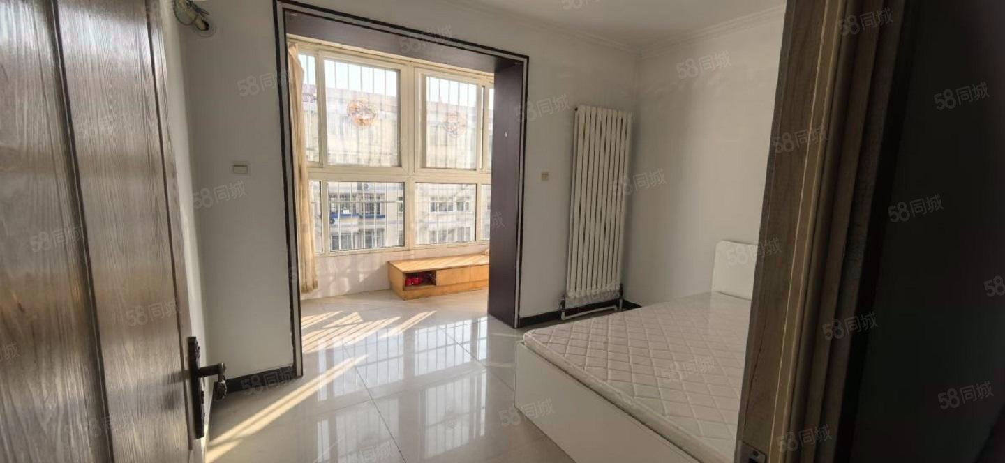 裕龍花園六區(qū)2室1廳1衛(wèi)70.4㎡南北155萬(wàn)