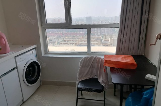 香江 三院旁 精装电梯地暖 全卧室客厅朝阳 随时看房