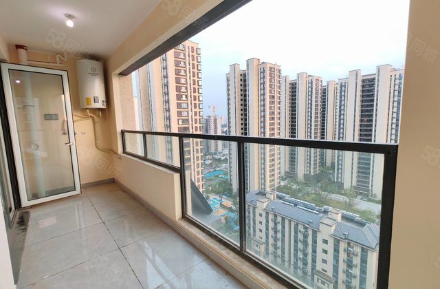 ！新房未住！大宽厅可隔四室 视野好！送大储藏室！送车位！