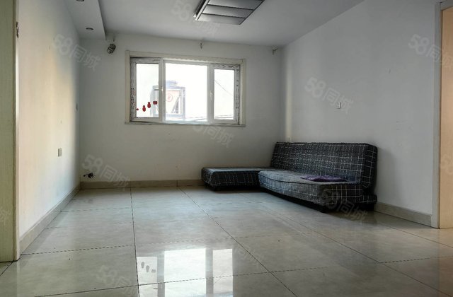 东昌湖边多层二楼西边户出门即是东昌湖双语  一墙之隔