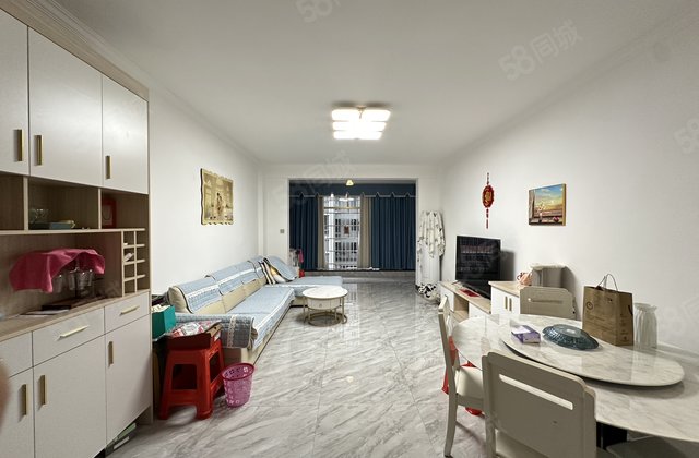 百润花园(开平)3室2厅110㎡61.8万二手房图片