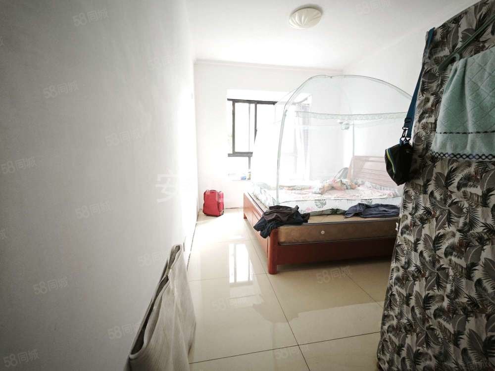 东湖花苑3室2厅2卫117㎡南北89.8万